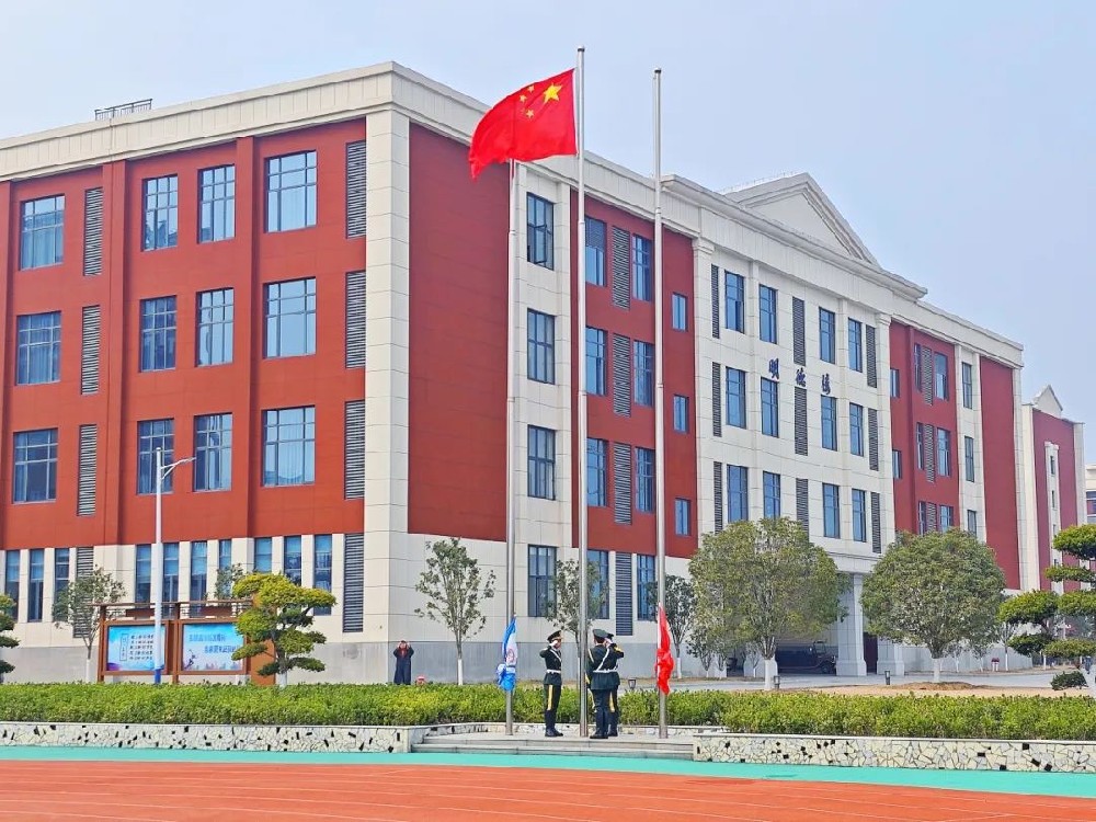 武汉三新职业技术学校组织开展庆祝第115个国际“三八”妇女节活动